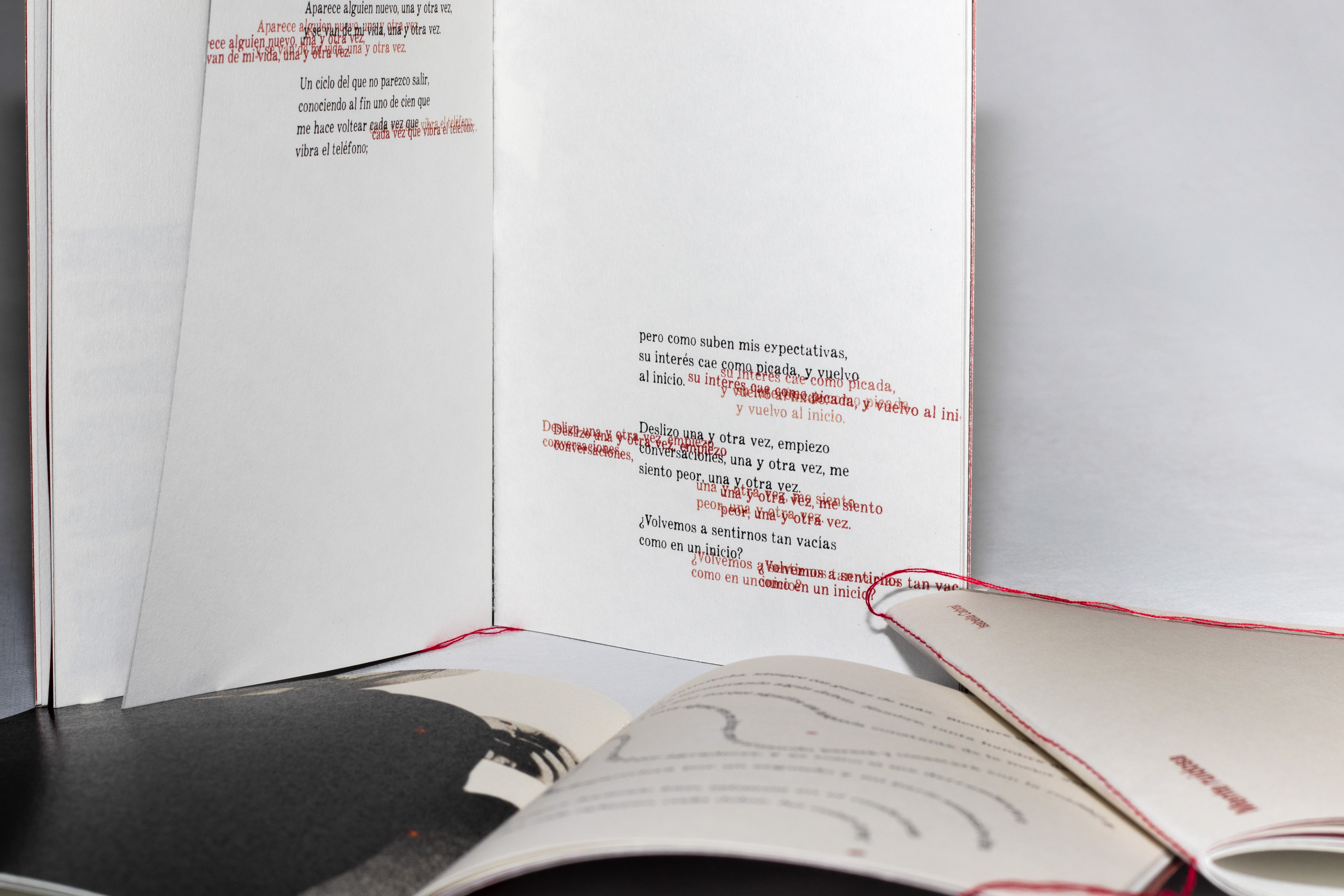 Una mente que grita — a calligram of a cloud weeping words
