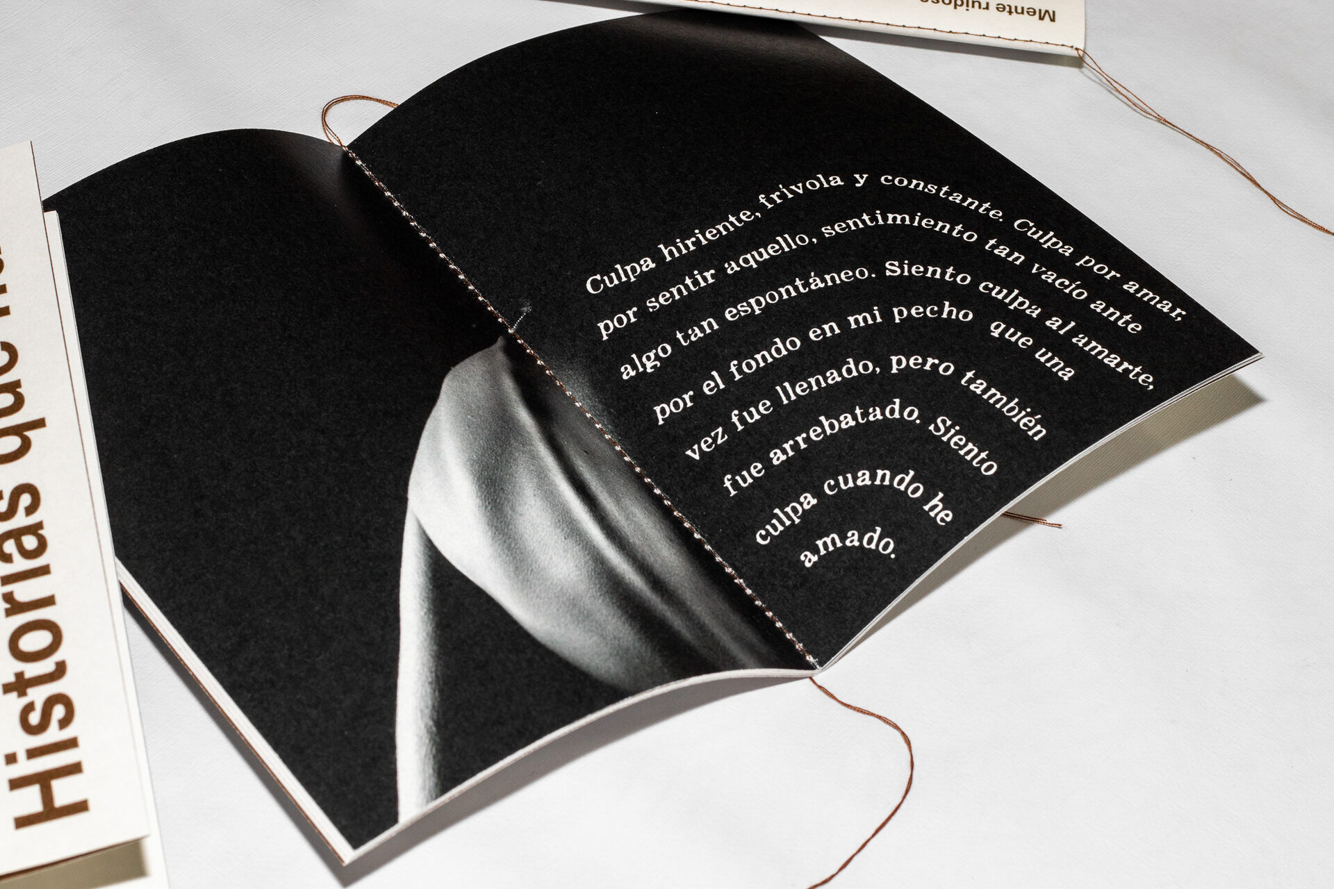 Historias — text shaped into sound waves